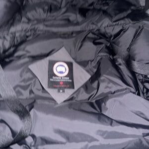 Canada goose Montebello gray coat, good condition, no rips or tears